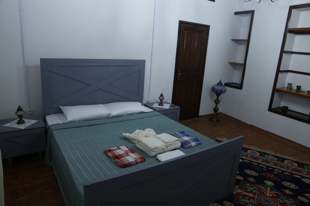 Elite Room, 1 Queen Bed