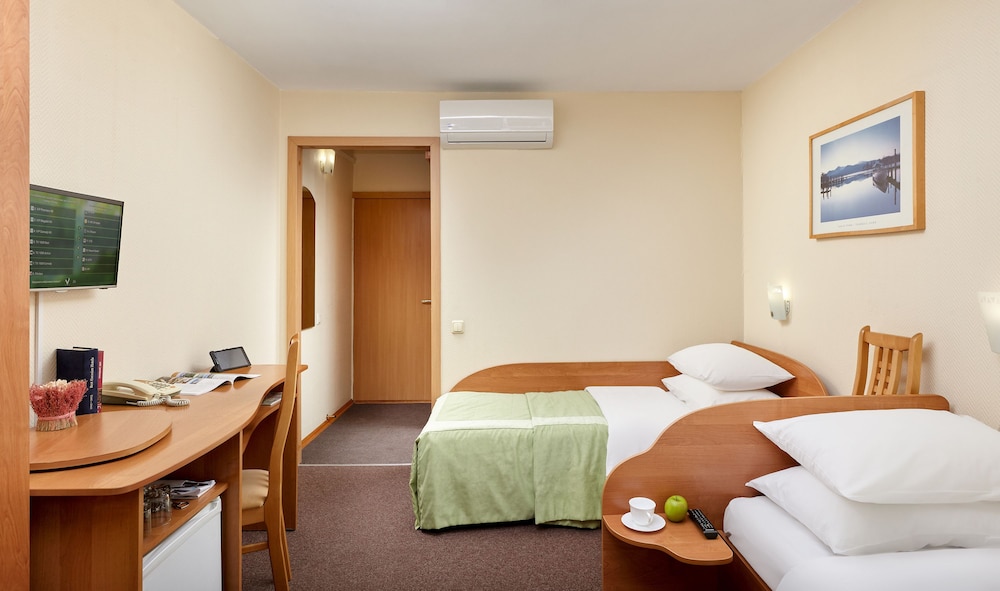Standard Twin Room photo 3