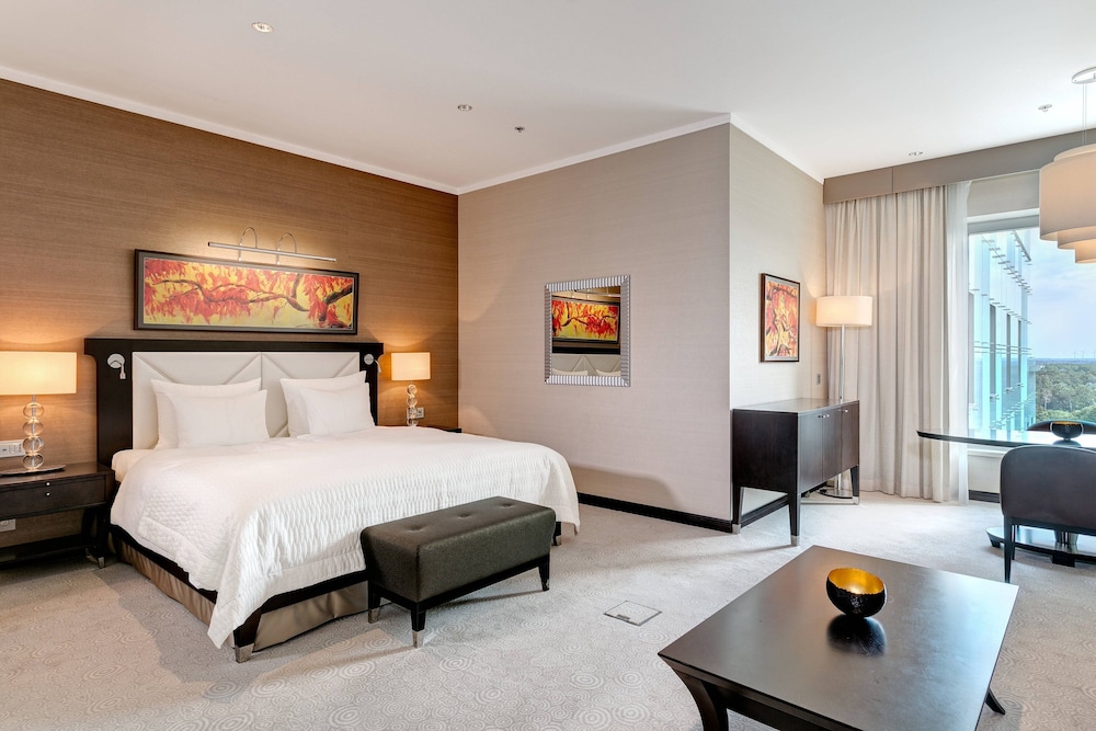 Junior Suite, 1 King Bed - Photo 1