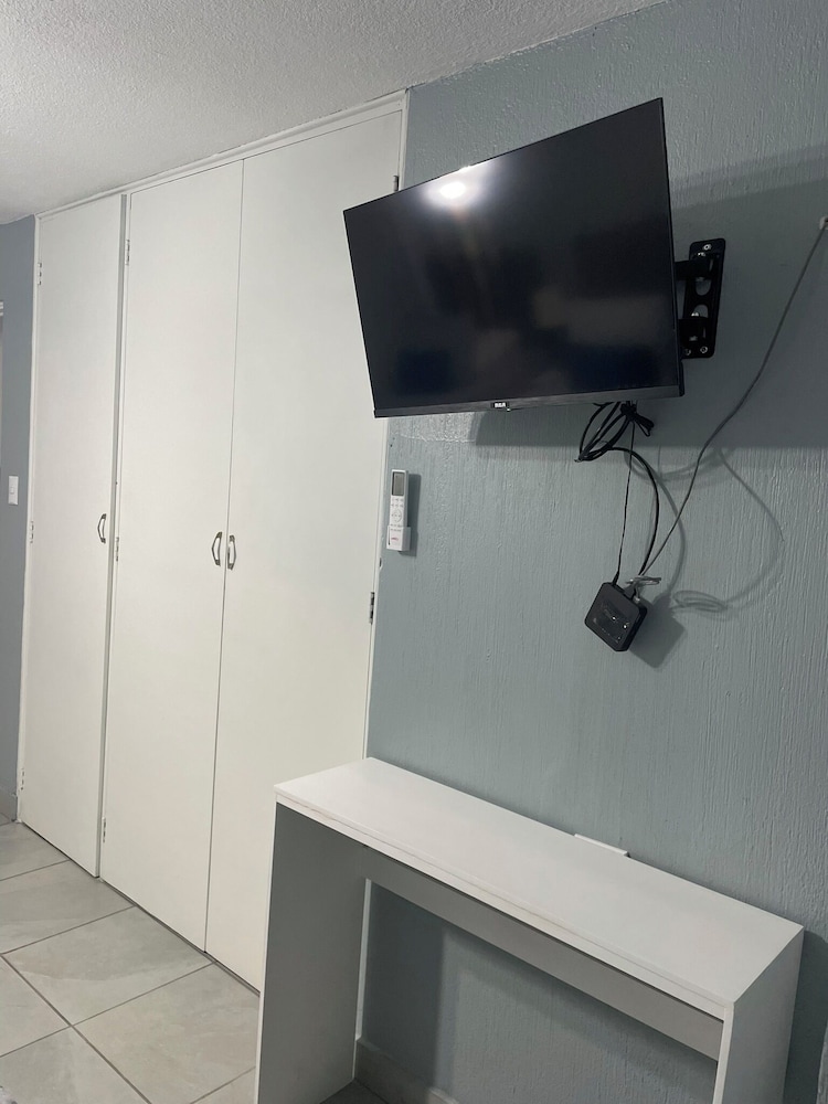 Basic Triple Room photo 3