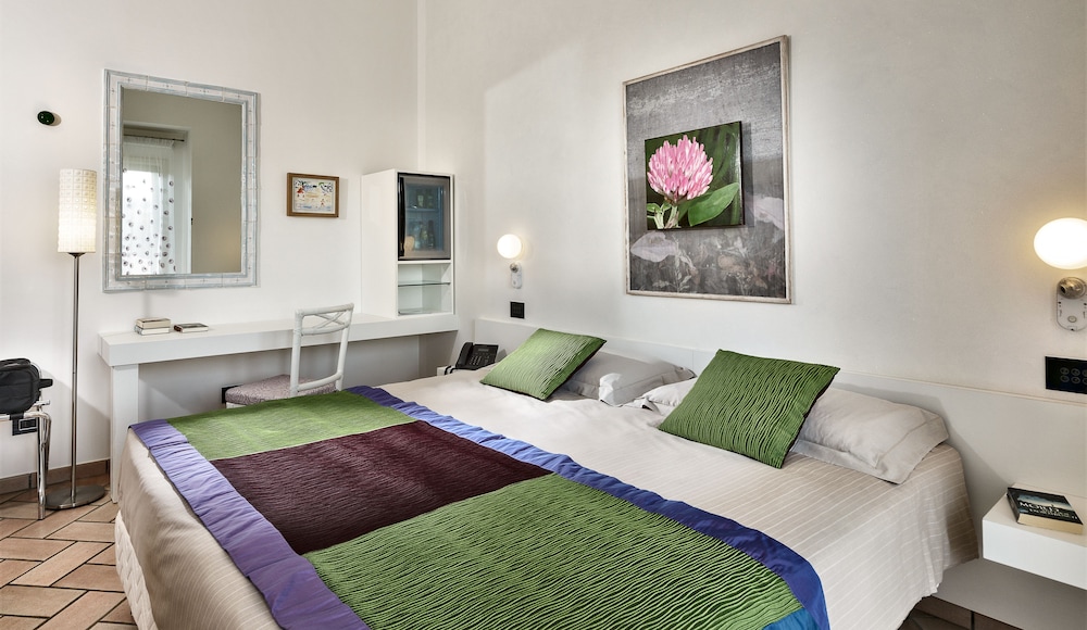 Classic Triple Room - Photo 1