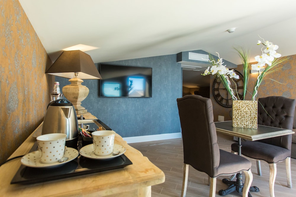 Panoramic Suite, 1 Double Bed with Sofa bed - Photo 2