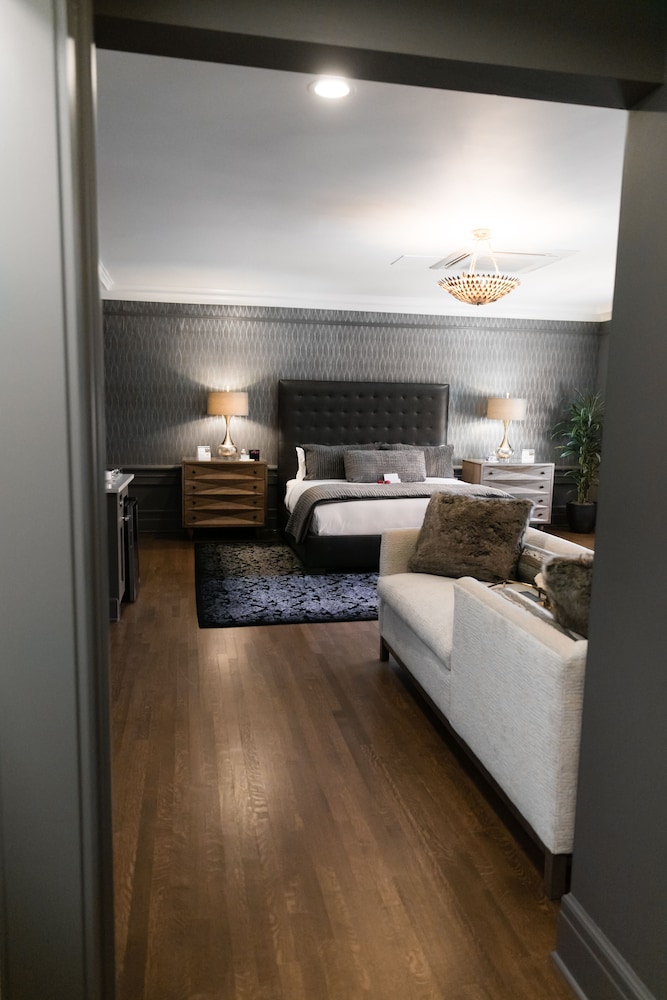 Dogwood Suite photo 3