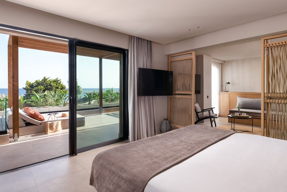 Helea Suite, Sea Front
