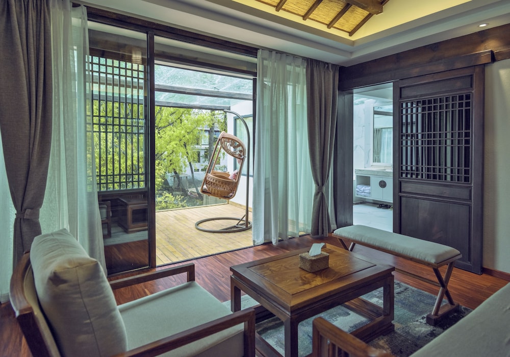 Deluxe Double Room, Mountain View photo 3
