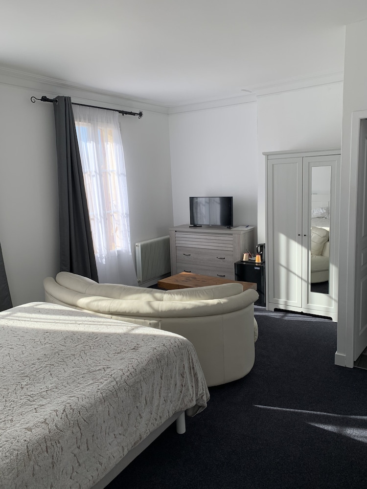 Double Room, 1 Double Bed, Pool View photo 1