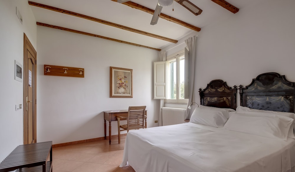Triple Room, Courtyard View (Rossa) photo 1