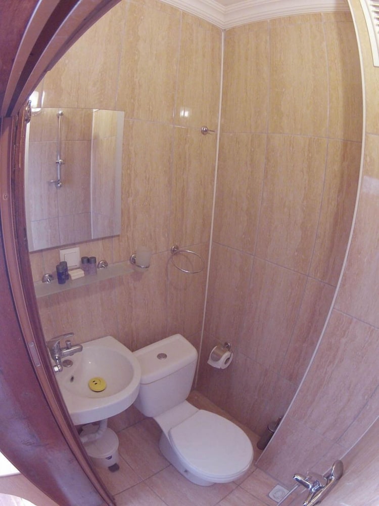 Twin Room, Shared Bathroom photo 2