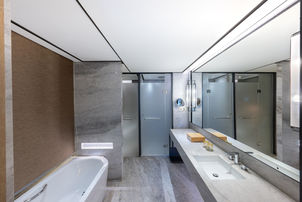 1 King Bed, Club Lounge Access, Guest Room photo 2