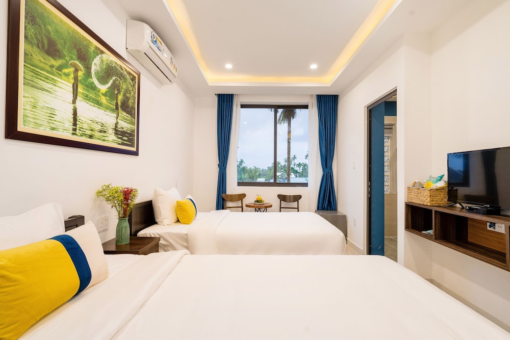 Deluxe Double or Twin Room with window