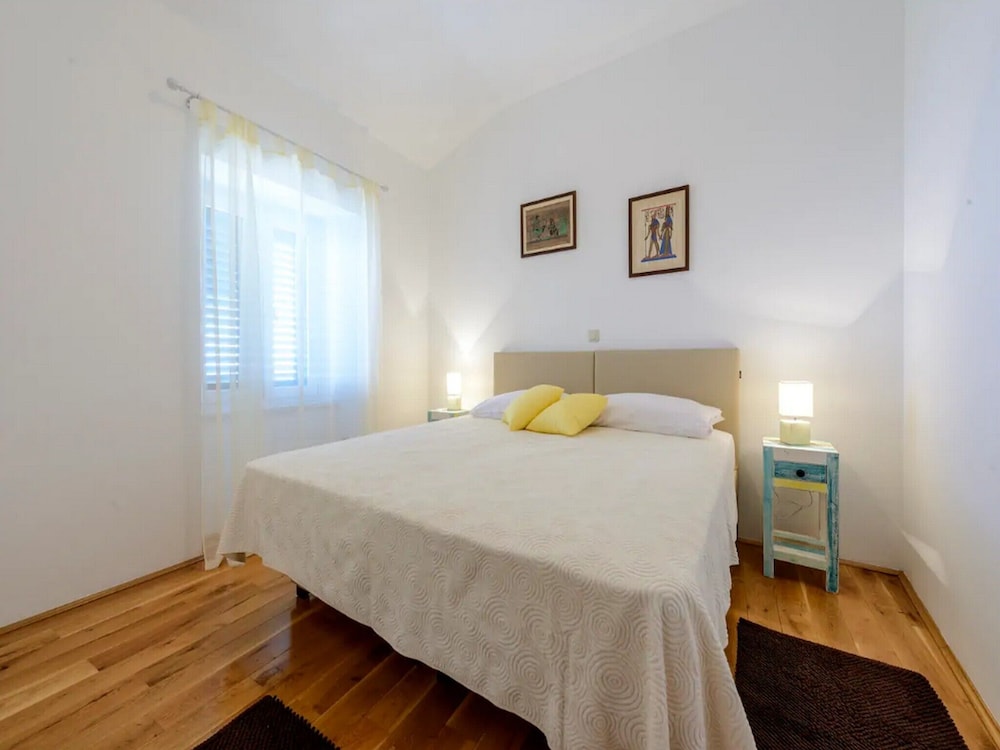 House (Three Bedroom Holiday Home) photo 1