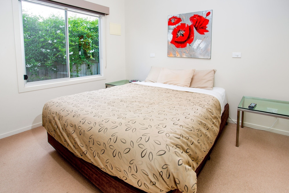 2 Bedroom Cabin - Albatross photo 3