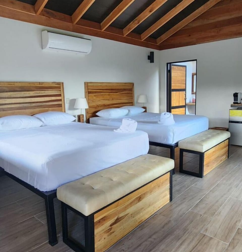 Deluxe Bungalow, 2 Queen Beds photo 1