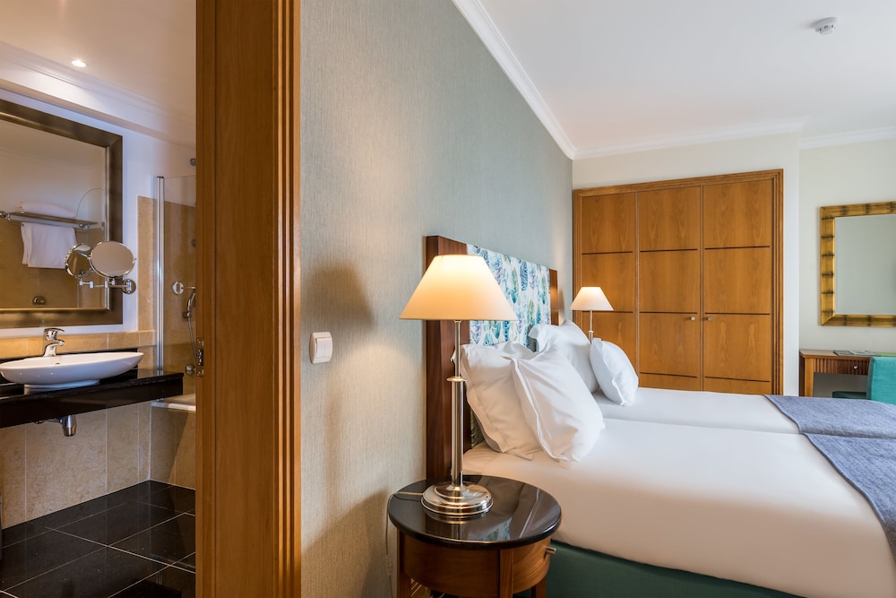 Double or Twin Room, Sea View - Photo 5
