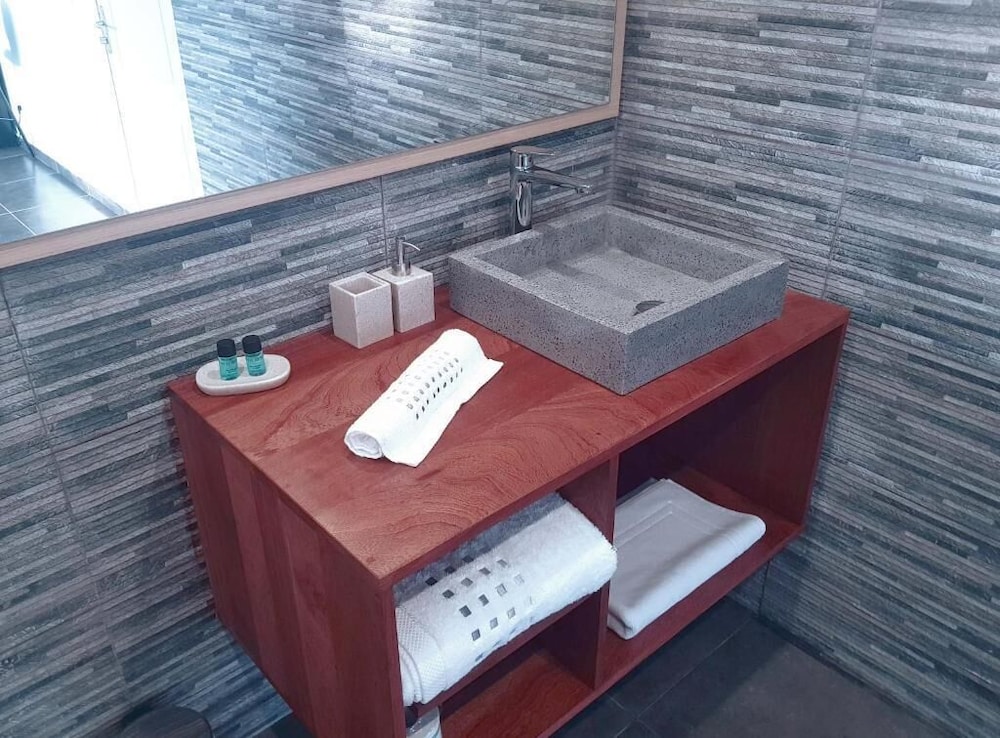 Comfort Room photo 2