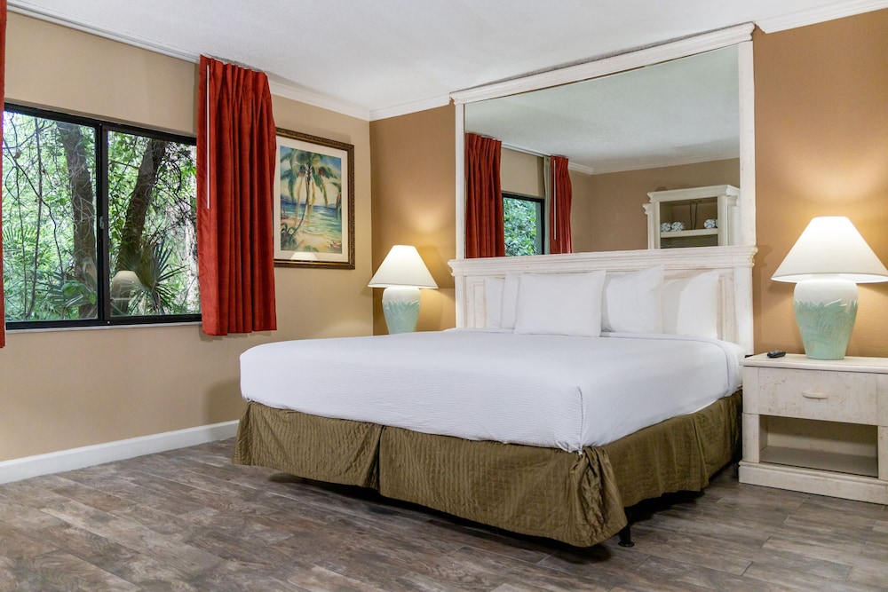 Suite, 2 Bedrooms (At The Oaks)