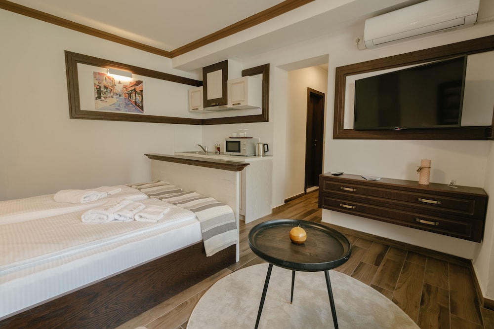Triple Room, Garden View photo 2