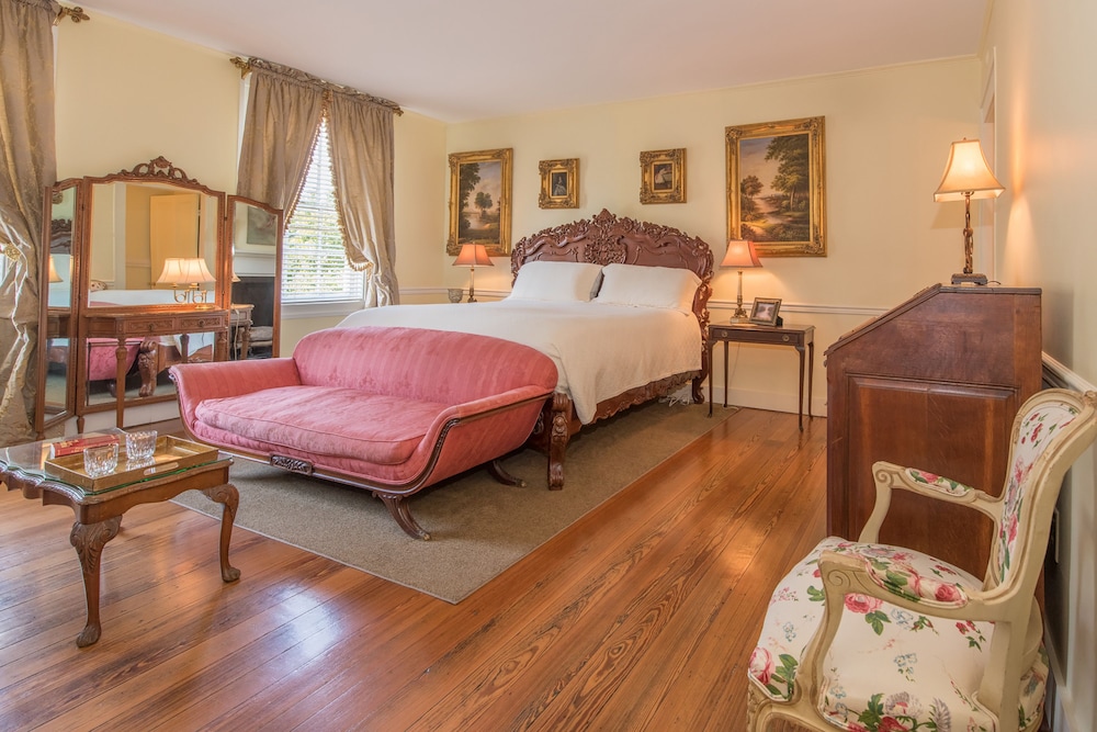 Room, Private Bathroom (The Laura Room)