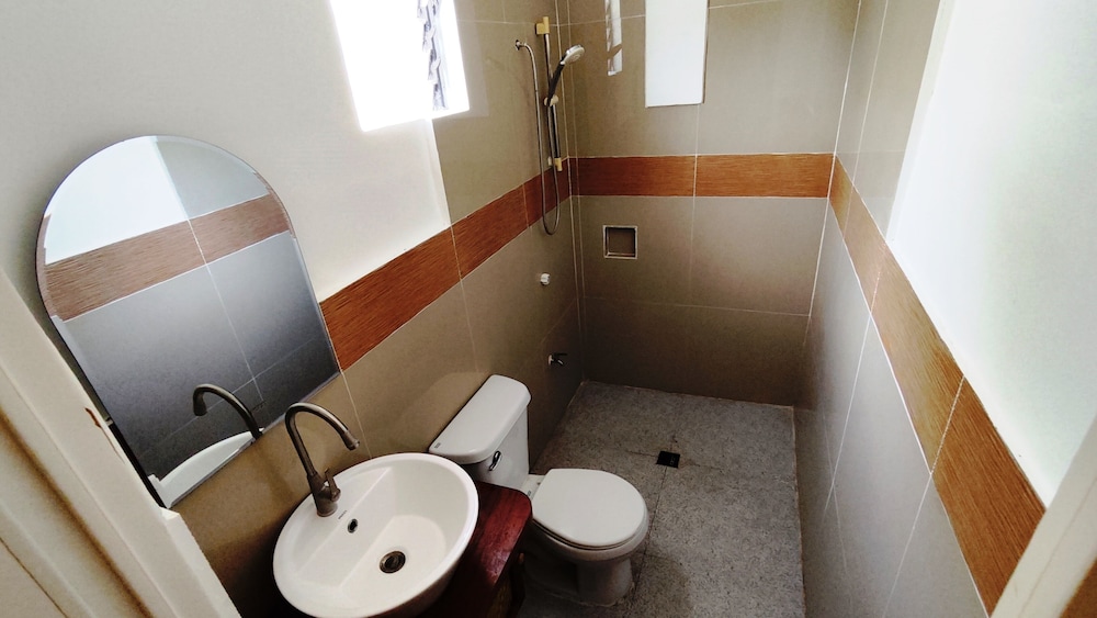 Standard Room - Photo 7