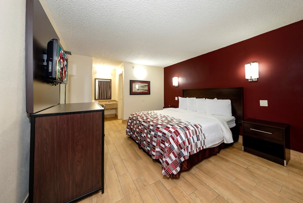 Standard Room, 1 King Bed, Accessible, Non Smoking photo 1