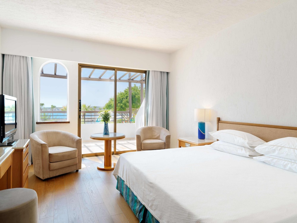 Suite, 1 Bedroom - Photo 1