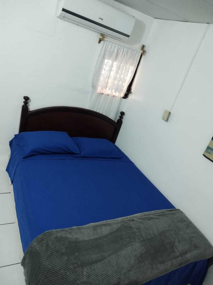 Basic Single Room (Fan) photo 3