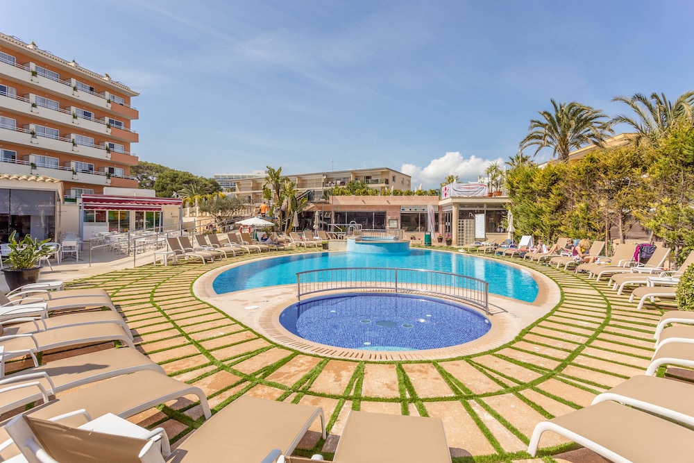 Double Room, Balcony, Pool View - Photo 8