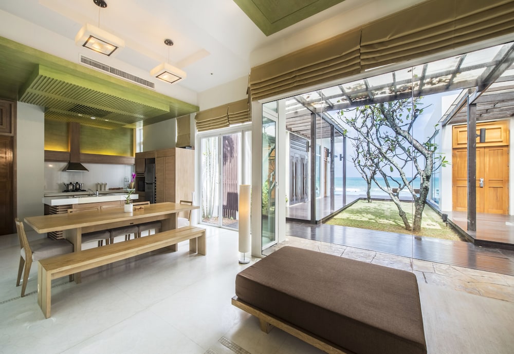 3 BR Beachfront Villa - Photo 4