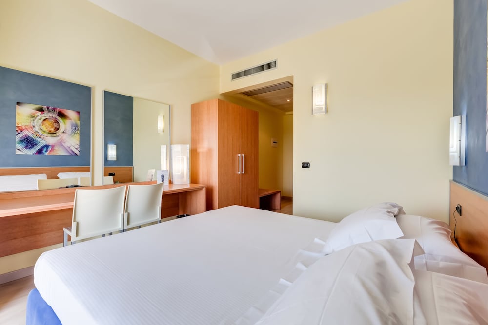 Superior Room, 1 King Bed