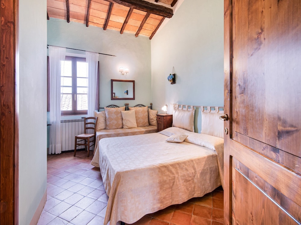 Villa photo 3