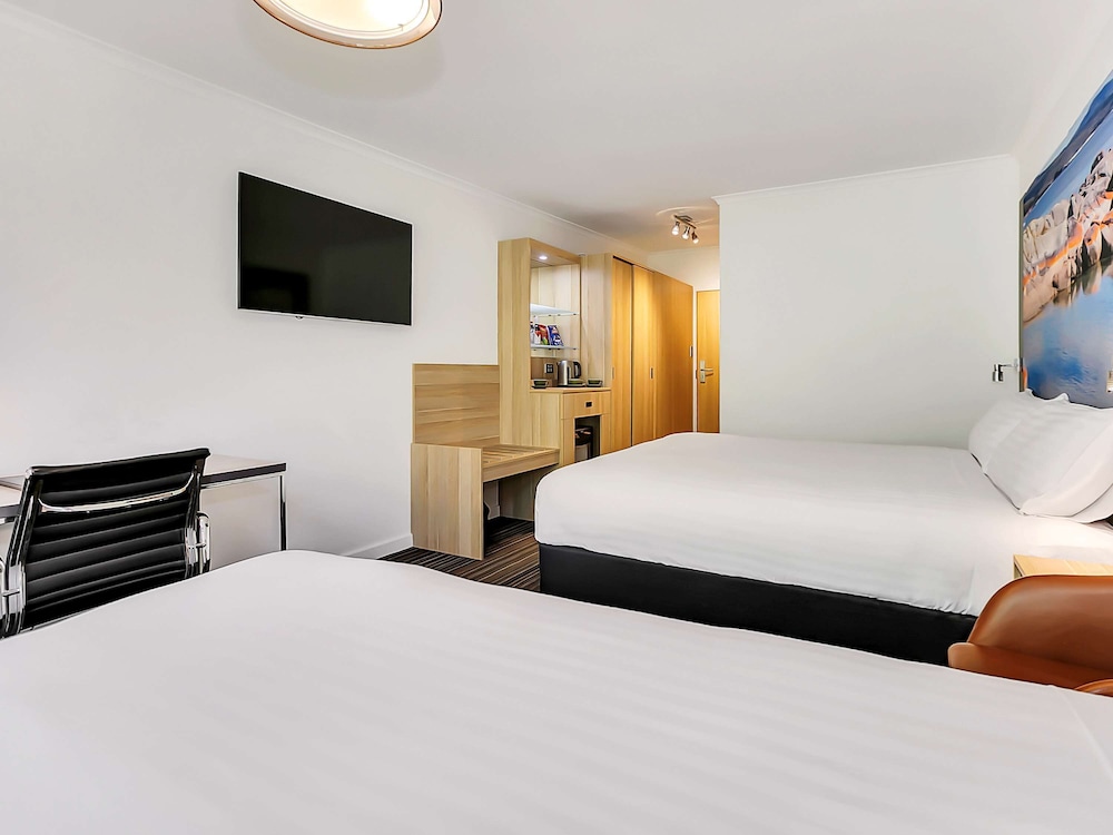 Deluxe Room, Multiple Beds photo 2