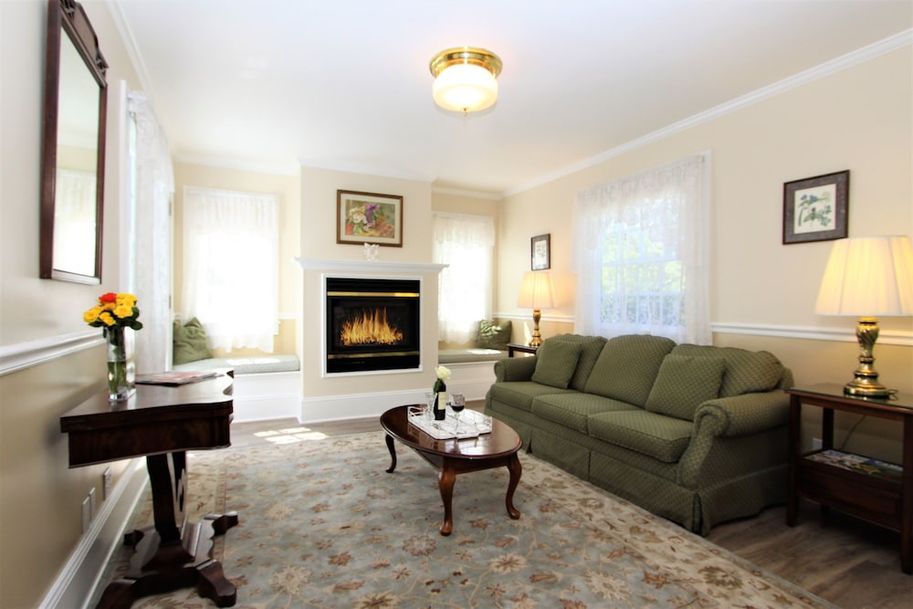 Creekside Suite photo 1