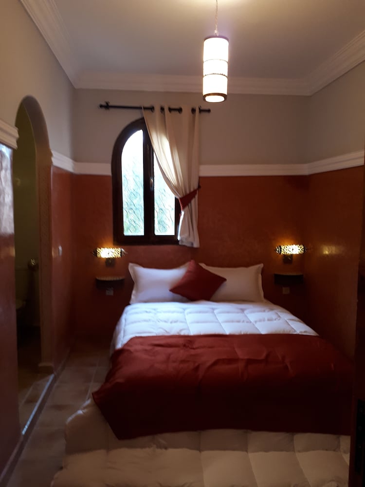 Royal Triple Room, Ensuite, Pool View photo 1