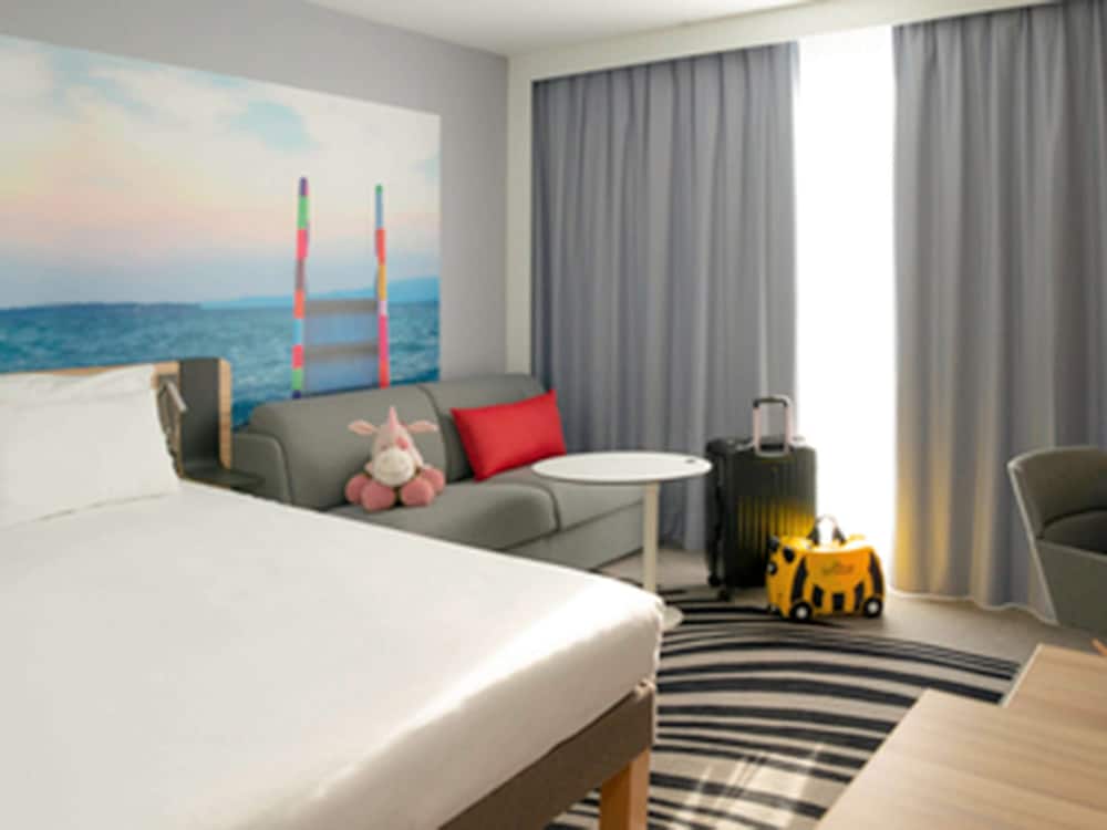 Executive Room, 1 Double Bed with Sofa bed - Photo 5