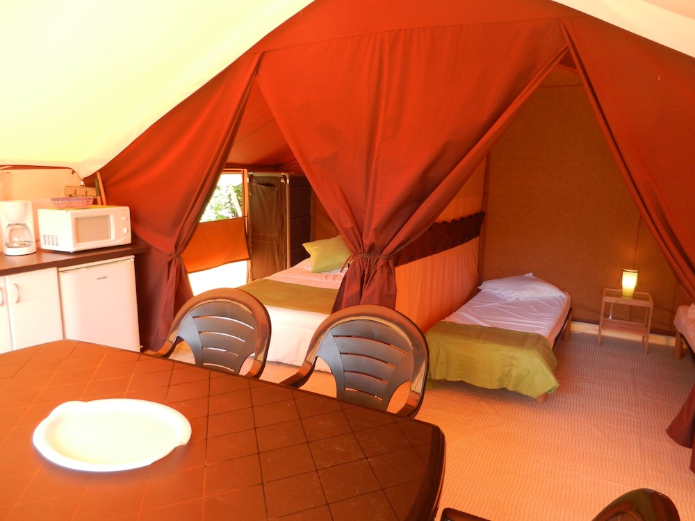 Tent (5-Persons) photo 1