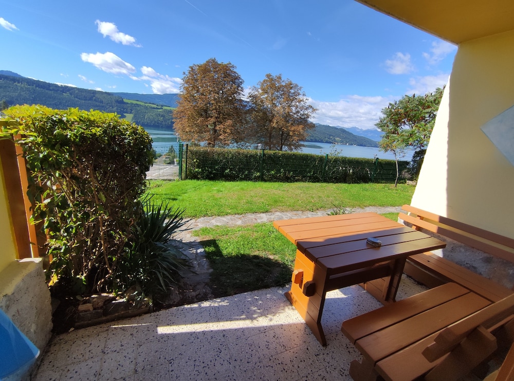 Standard Double Room, Partial Lake View photo 2