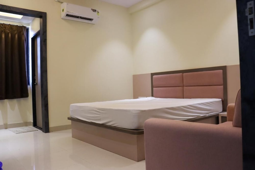 Deluxe Double Room, City View