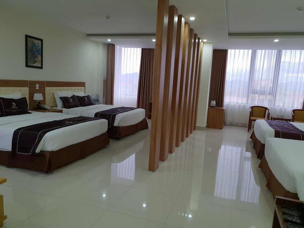 Connecting Room 2