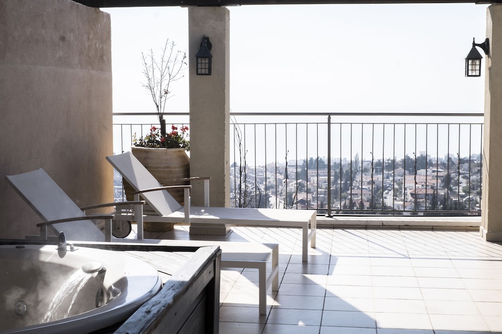Penthouse photo 3