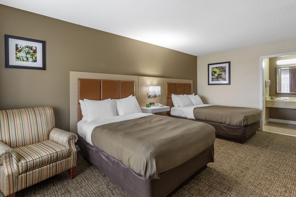 Standard Room, 2 Queen Beds, Non Smoking photo 1
