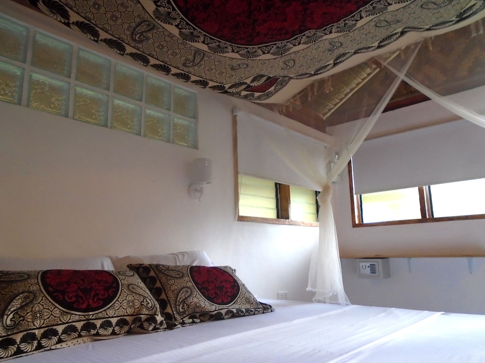 Romantic Room, 1 Bedroom, Non Smoking, Garden View photo 2