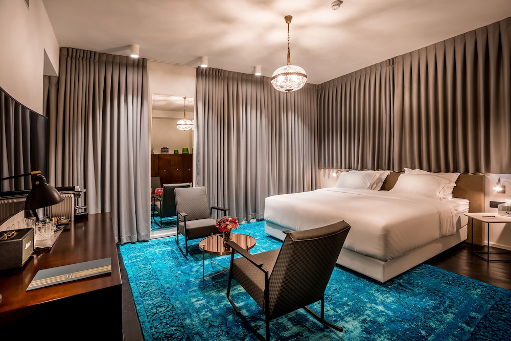Deluxe Suite photo 1