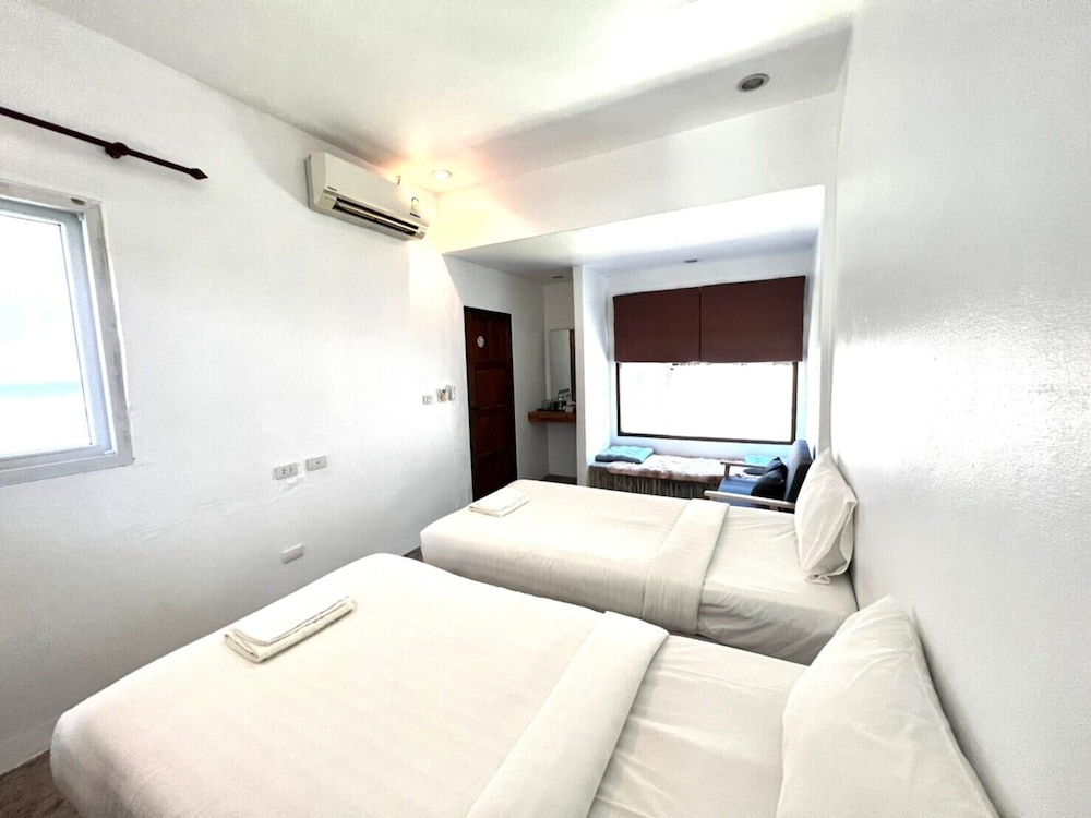 Standard Twin Room - Photo 1