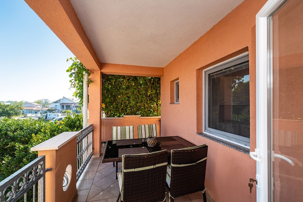 Apartment (Dreamy - free parking - A2(4))