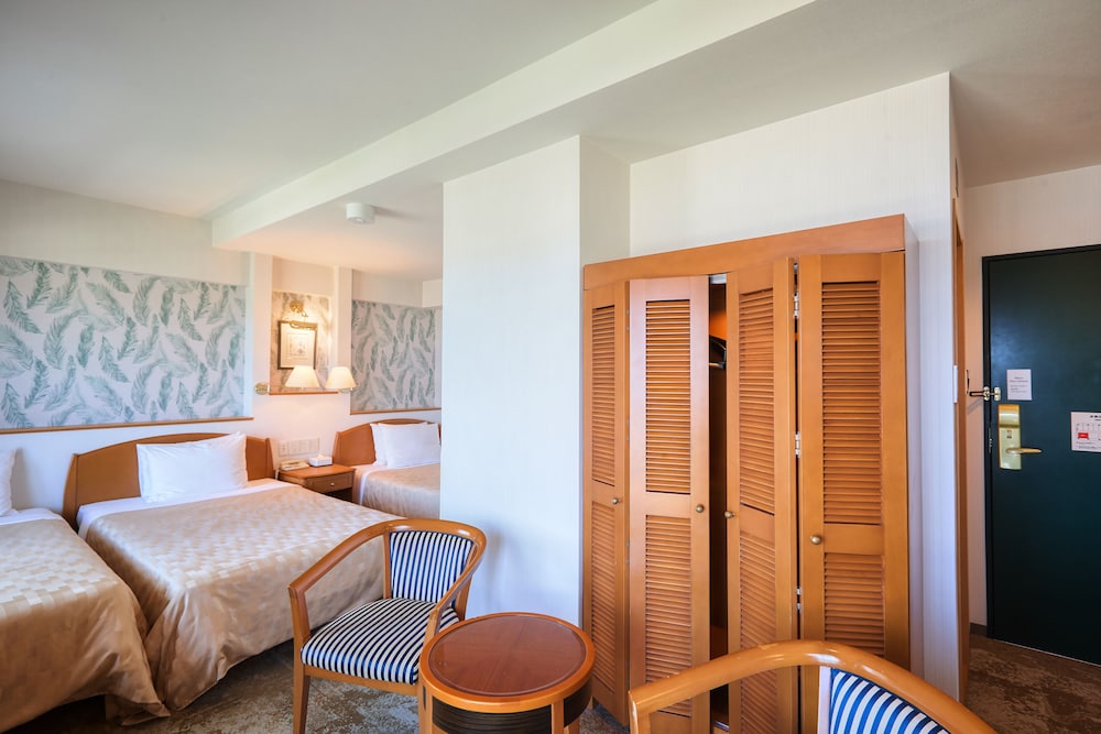 Triple Room, Multiple Beds, Non Smoking, Ocean View - Photo 1