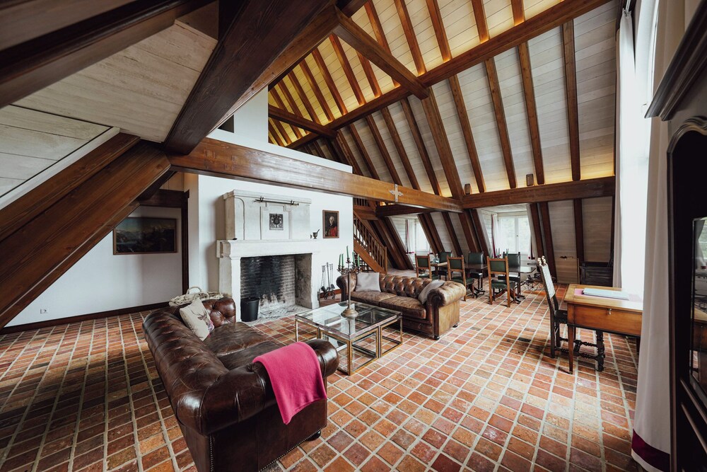 Luxury Duplex, Kitchen, Courtyard View