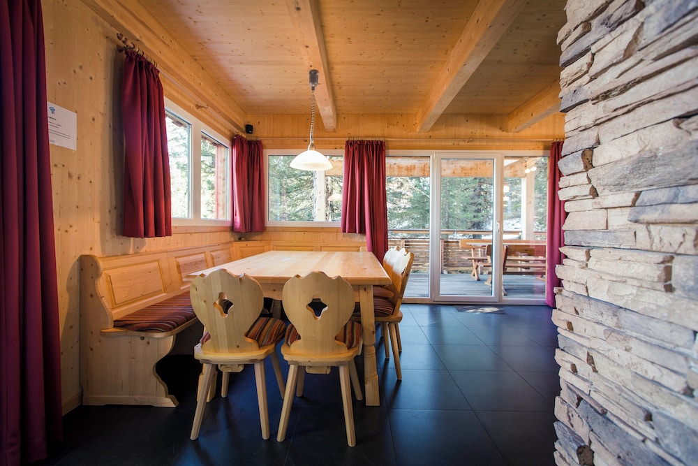 Ferienhaus # 25 mit Sauna & Whirlpool innen