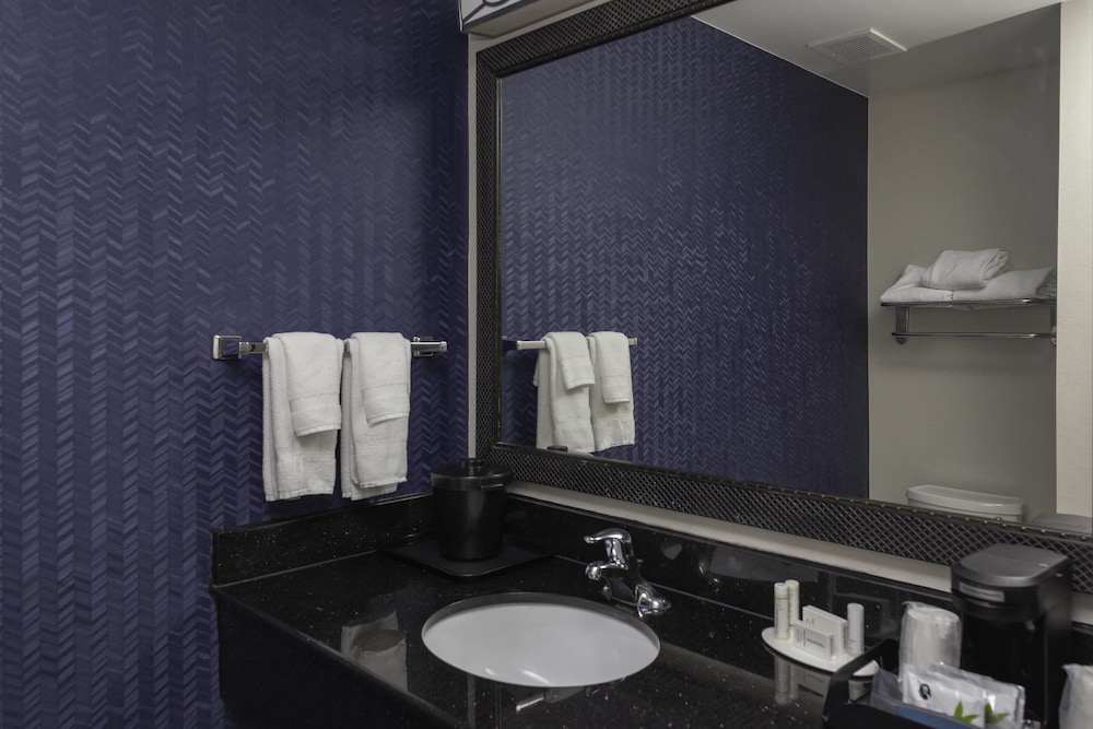 Suite, Multiple Beds - Photo 5