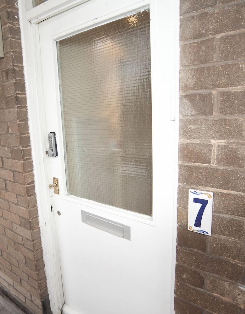 Basic Apartment (Bramley Suite) photo 3
