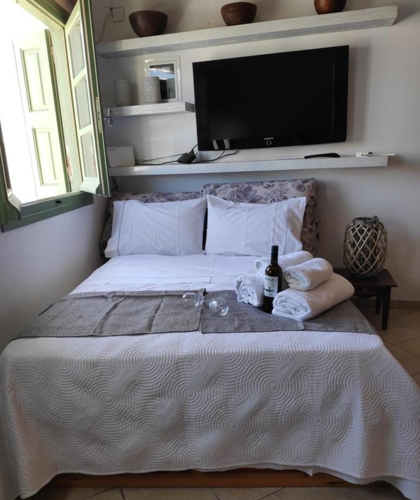 Traditional Studio Suite, Mezzanine